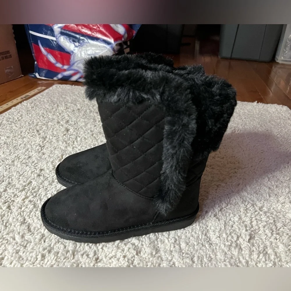 Girls Size 2 Ocean Coast Black Quilted Faux Fur Boots NIB